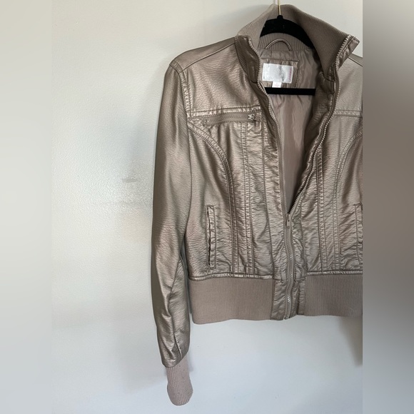 Xhilaration bomber jacket - Picture 3 of 6